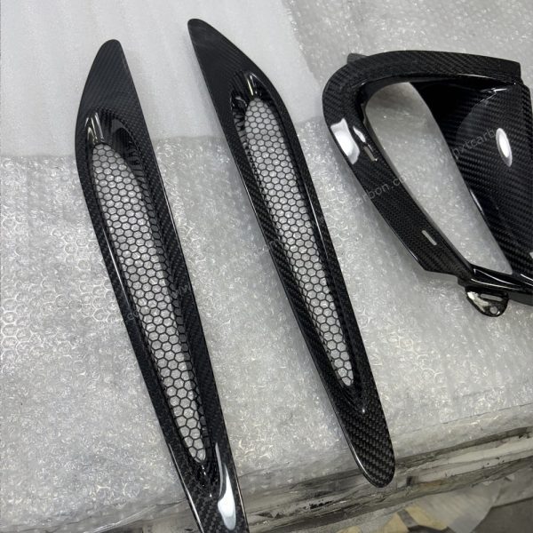 hood ventt Mclaren 720S OEM hood vent with mesh grid 2pcs/set