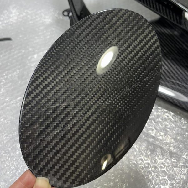 dry carbon fuel cap for Mclaren 720s Fuel tank cover overlay style gas cap