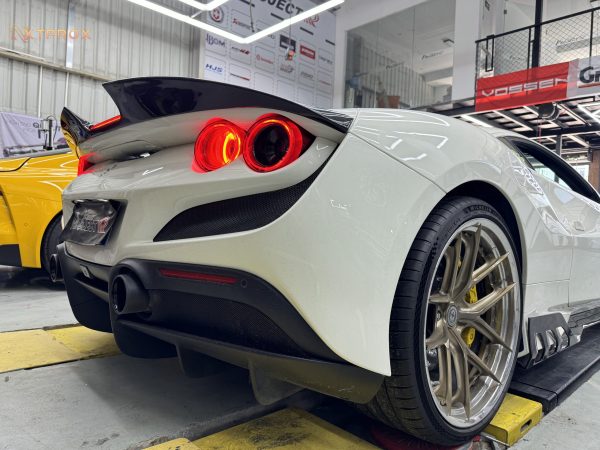 Ferrari F8 keyvany style dry carbon kit front lip  side skirts  spoiler rear diffuser