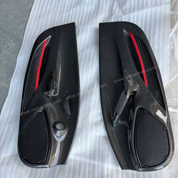 488 doorpanel Ferrari 488 Pista Style Dry Carbon Fiber Door Panel Set - OEM Replacement Racing-Inspired Interior Trim (2-Piece High-Gloss)