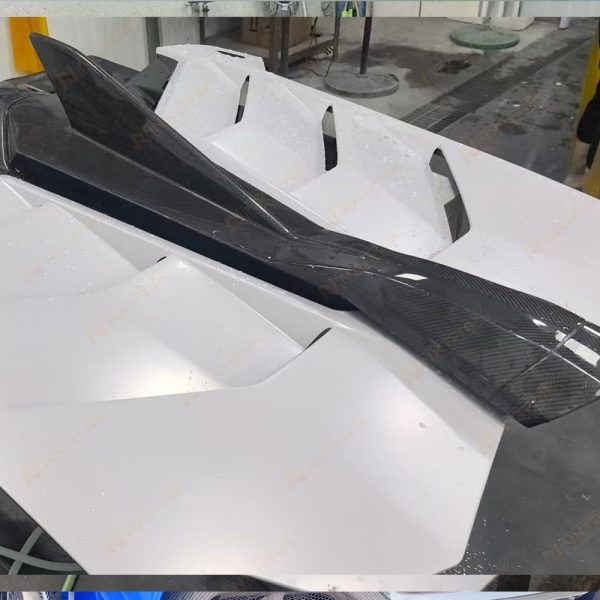 engine scoop Lamborghini Aventador SVJ | Dry Carbon Engine Bay Vent | Boost Heat Dissipation