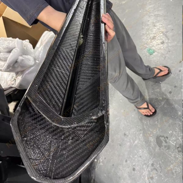 enginescoop Lamborghini Aventador SVJ | Dry Carbon Engine Bay Vent | Boost Heat Dissipation