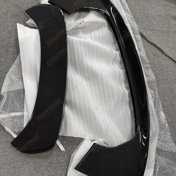 Authentic Dry Carbon Fiber Spoiler for Ferrari SF90 / SF90 Stradale / SF90 Spider - Lightweight & High Gloss