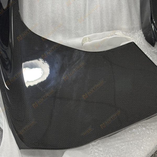 Authentic Dry Carbon Fiber Spoiler for Ferrari SF90 / SF90 Stradale / SF90 Spider - Lightweight & High Gloss