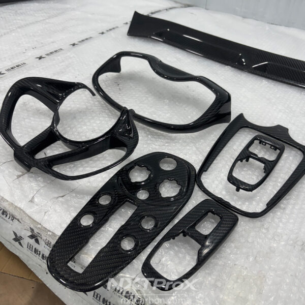 gtinterior trim 2 McLaren GT Dry Carbon Fiber Interior Trim Kit - 6-Piece replacment(Dashboard/Door Panels/Console)